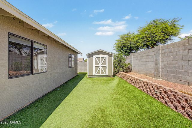 8118 E FOUNTAIN Street, Mesa, AZ 85207