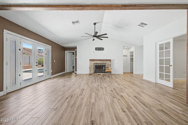8118 E FOUNTAIN Street, Mesa, AZ 85207