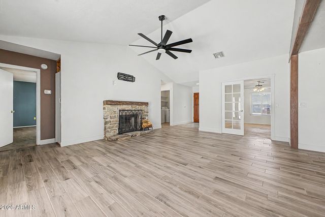 8118 E FOUNTAIN Street, Mesa, AZ 85207