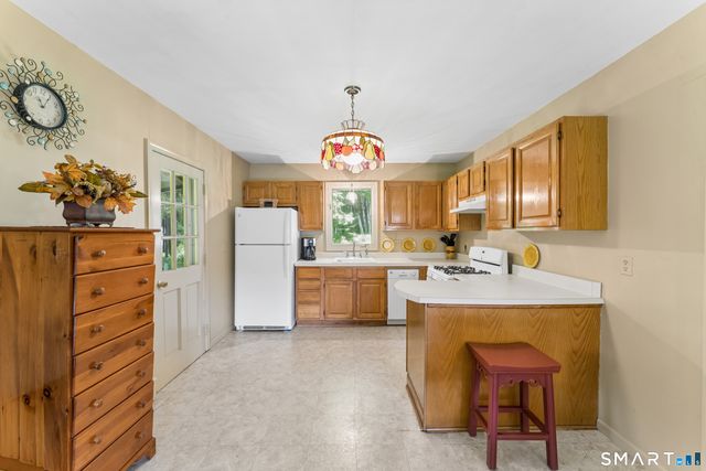 14 Jo Mar Drive, Newtown, CT 06482