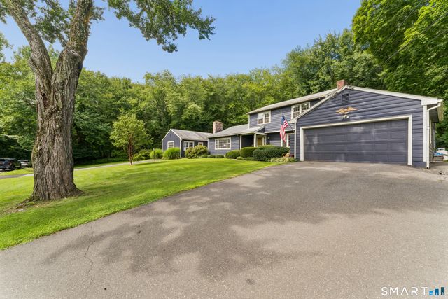 14 Jo Mar Drive, Newtown, CT 06482