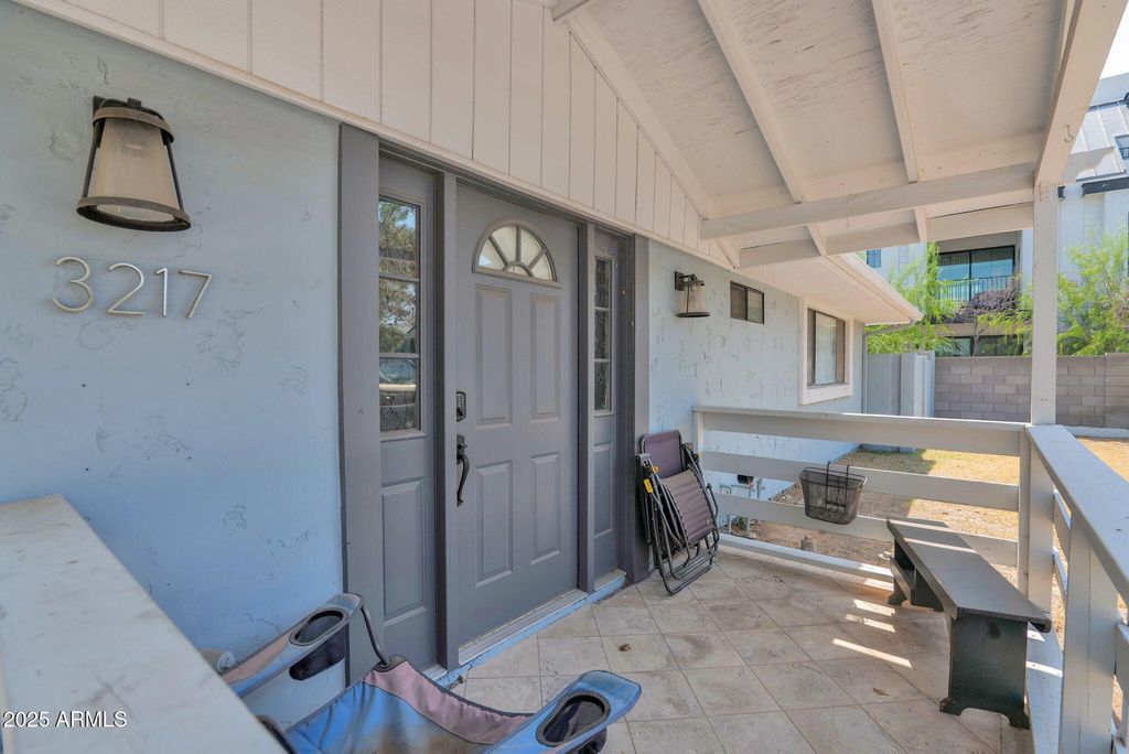 Image 10 of property listing at 3217 E FLOWER Street, Phoenix, AZ 85018