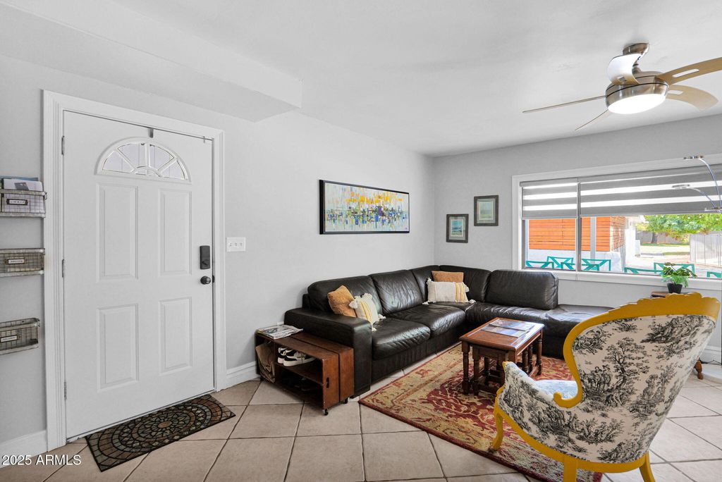 Image 11 of property listing at 3217 E FLOWER Street, Phoenix, AZ 85018