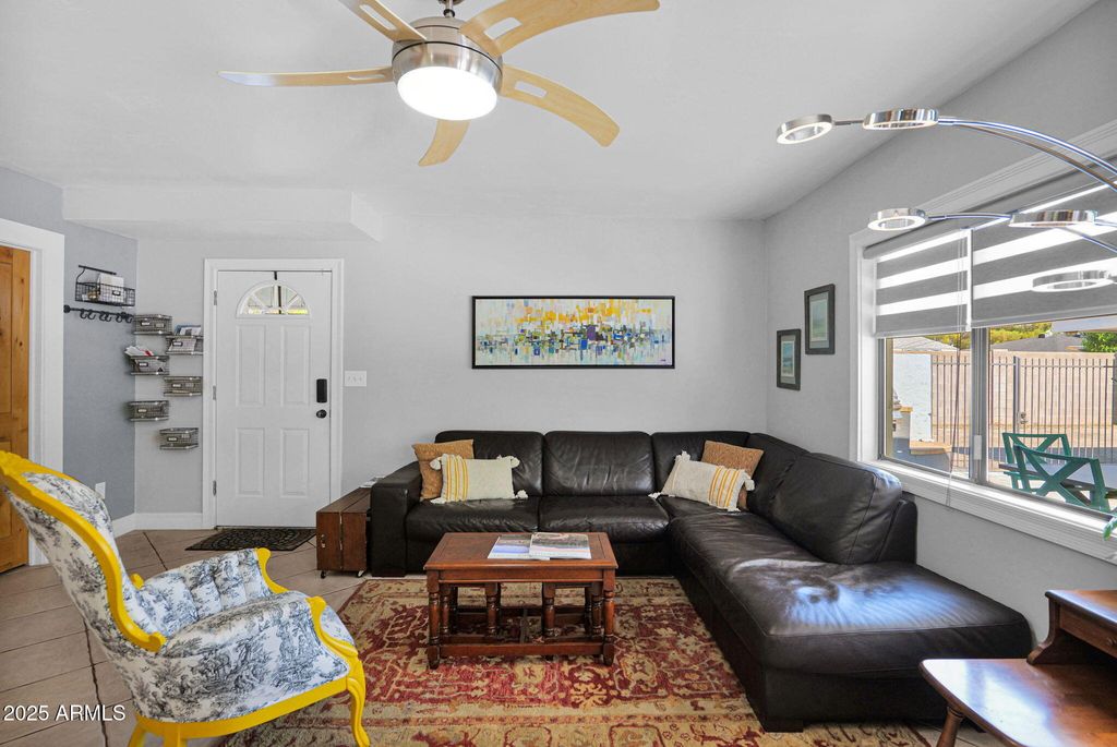 Image 12 of property listing at 3217 E FLOWER Street, Phoenix, AZ 85018