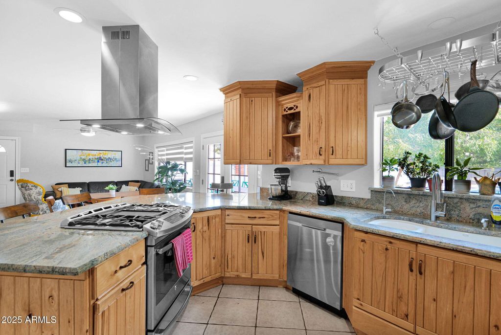 Image 17 of property listing at 3217 E FLOWER Street, Phoenix, AZ 85018