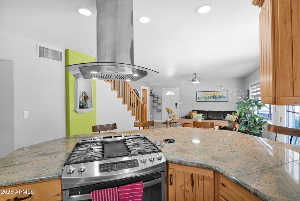 Image 20 of property listing at 3217 E FLOWER Street, Phoenix, AZ 85018
