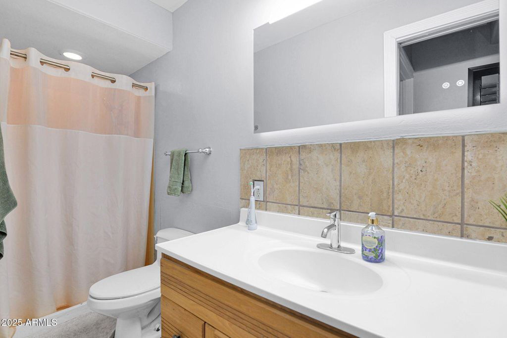 Image 22 of property listing at 3217 E FLOWER Street, Phoenix, AZ 85018