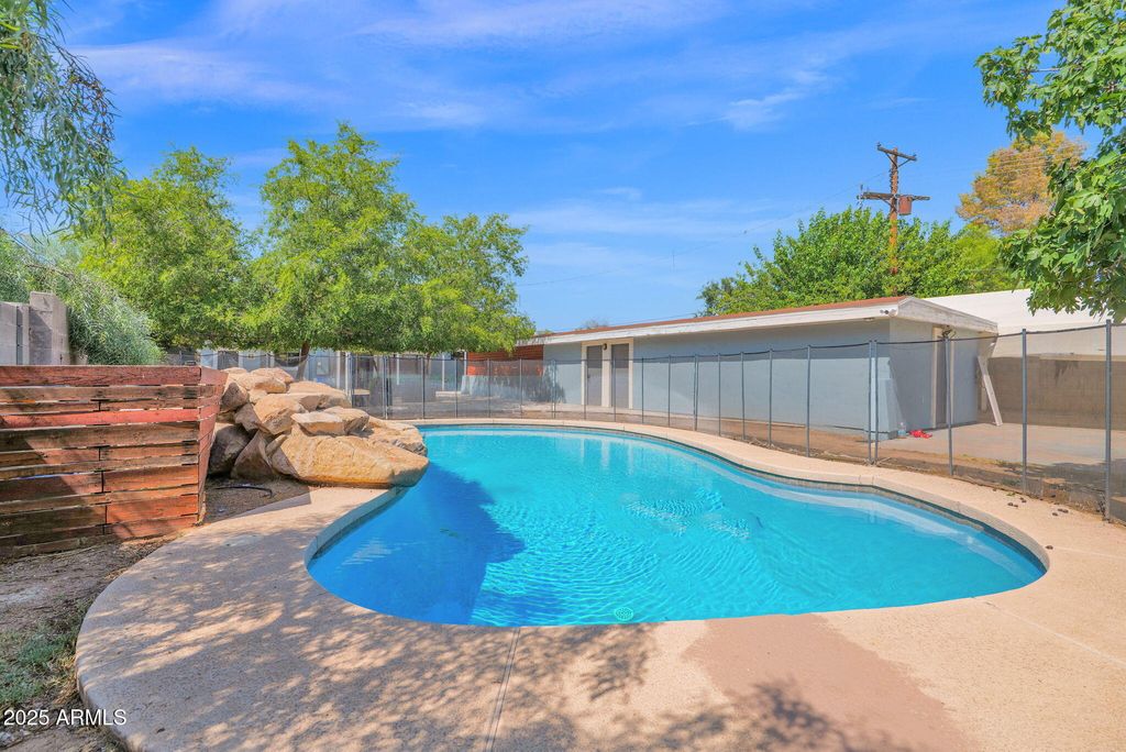 Image 27 of property listing at 3217 E FLOWER Street, Phoenix, AZ 85018