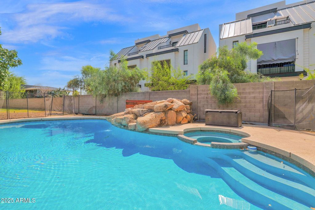 Image 28 of property listing at 3217 E FLOWER Street, Phoenix, AZ 85018