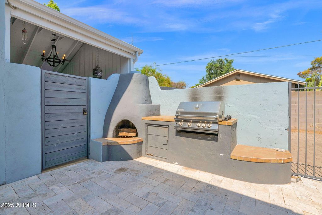 Image 36 of property listing at 3217 E FLOWER Street, Phoenix, AZ 85018