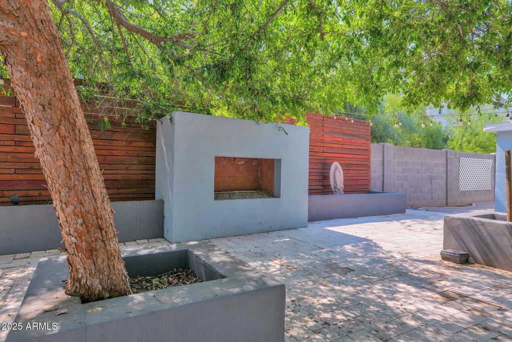 Image 37 of property listing at 3217 E FLOWER Street, Phoenix, AZ 85018