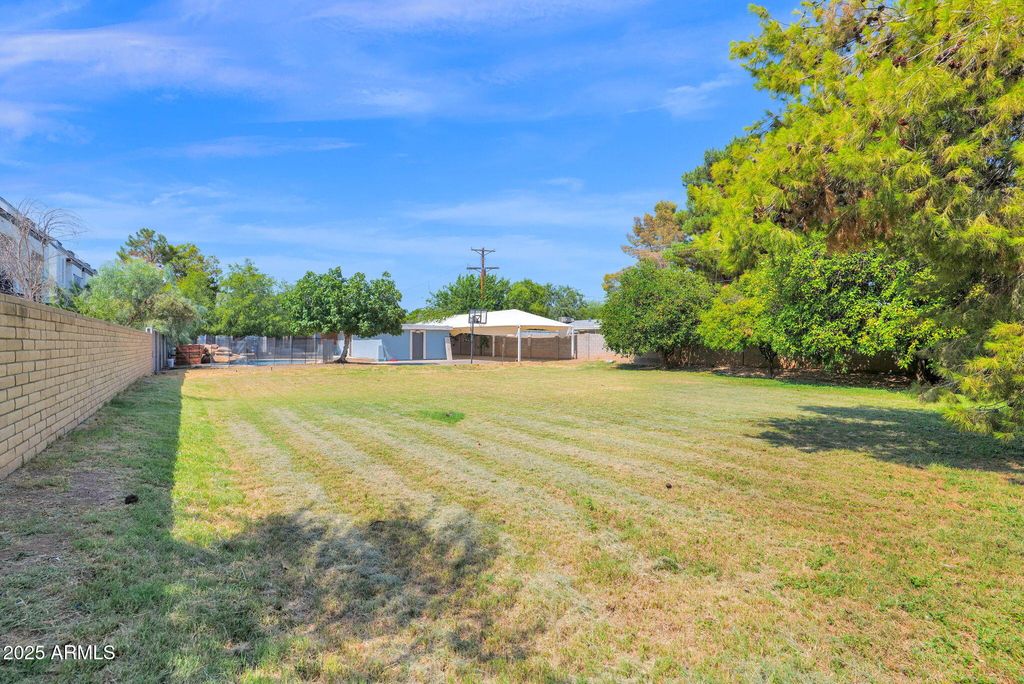 Image 38 of property listing at 3217 E FLOWER Street, Phoenix, AZ 85018