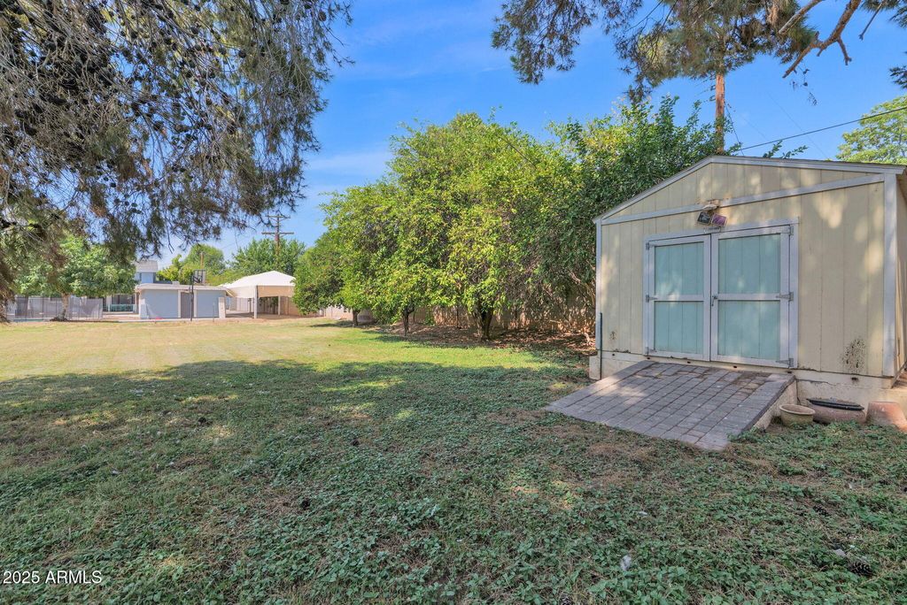 Image 39 of property listing at 3217 E FLOWER Street, Phoenix, AZ 85018