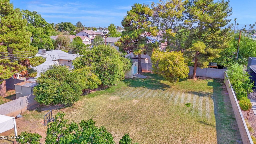 Image 43 of property listing at 3217 E FLOWER Street, Phoenix, AZ 85018