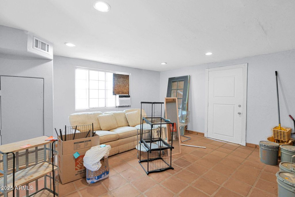 Image 46 of property listing at 3217 E FLOWER Street, Phoenix, AZ 85018