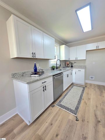 118 Woodland Drive, Greenville, SC 29617