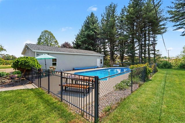 6985 N 12th Street, Kalamazoo, MI 49009
