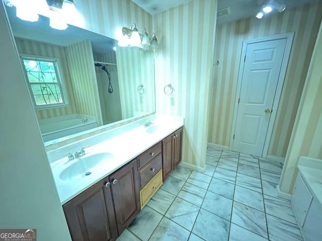 26 The Trail SE, Lindale, GA 30147