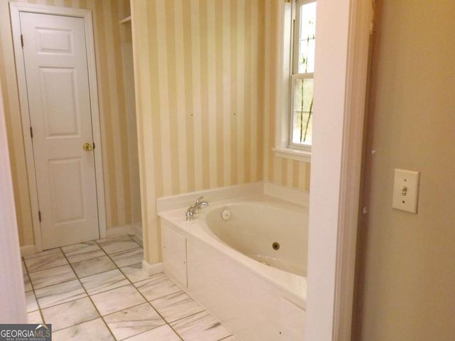 26 The Trail SE, Lindale, GA 30147