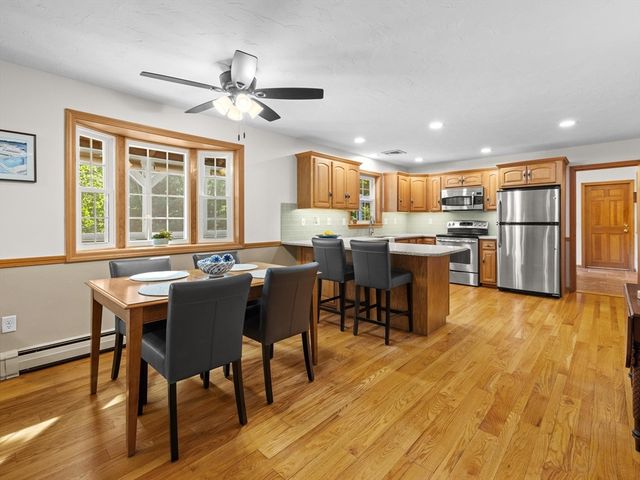 61 Beach St, Millbury, MA 01527