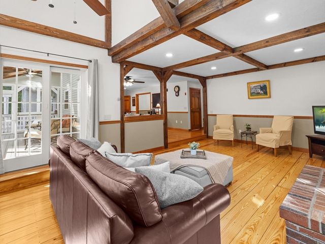 61 Beach St, Millbury, MA 01527