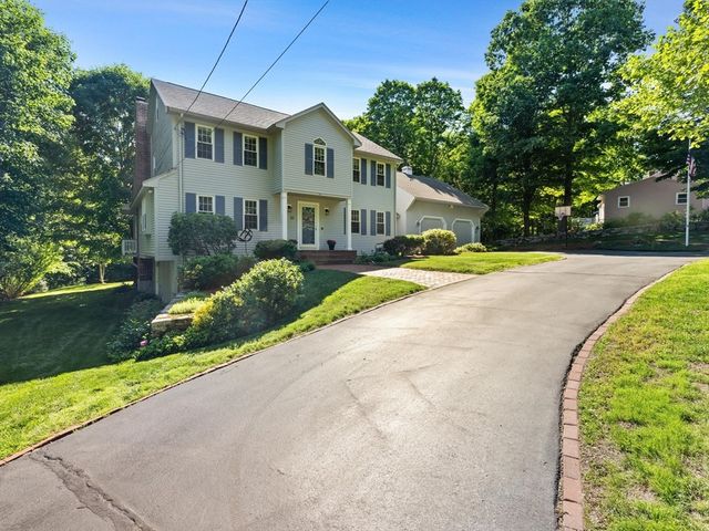 61 Beach St, Millbury, MA 01527