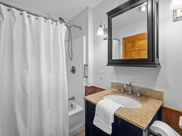 61 Beach St, Millbury, MA 01527