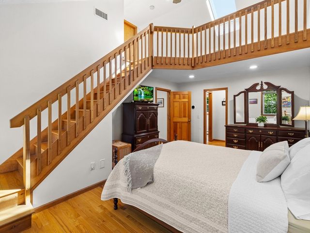 61 Beach St, Millbury, MA 01527