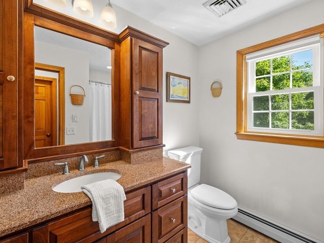 61 Beach St, Millbury, MA 01527