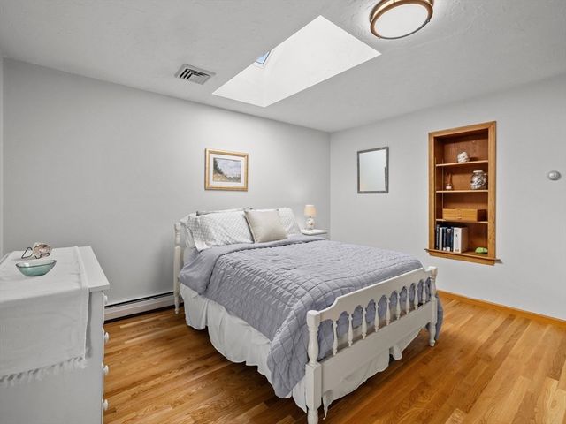 61 Beach St, Millbury, MA 01527