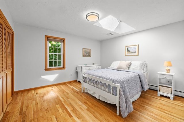61 Beach St, Millbury, MA 01527