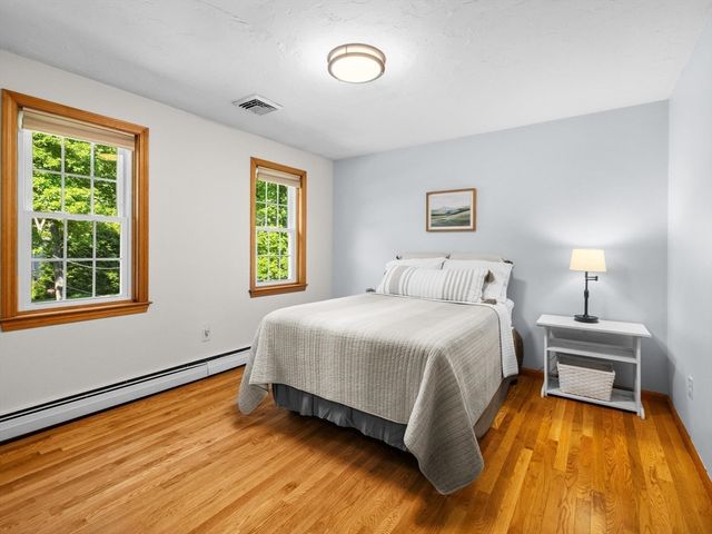 61 Beach St, Millbury, MA 01527