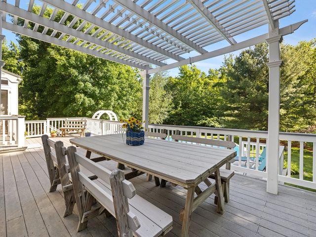 61 Beach St, Millbury, MA 01527