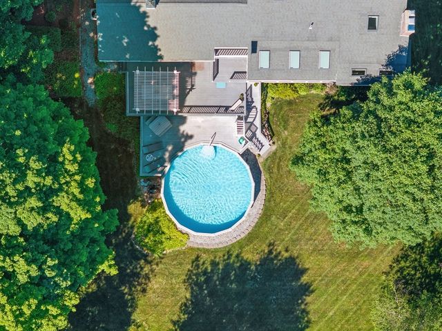 61 Beach St, Millbury, MA 01527