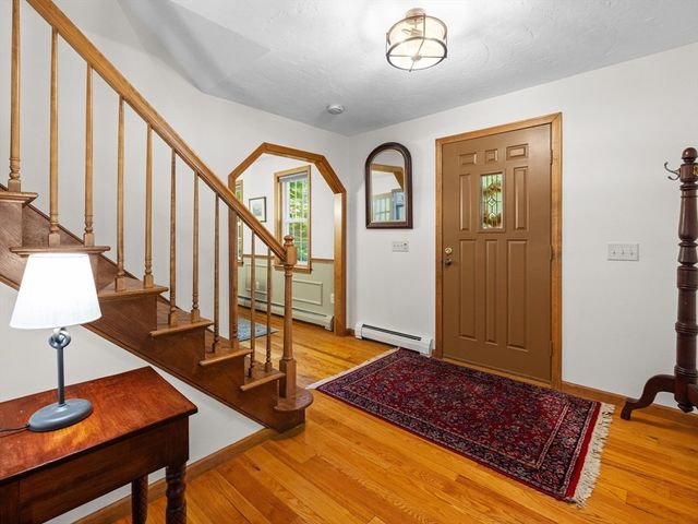 61 Beach St, Millbury, MA 01527