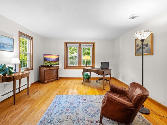 61 Beach St, Millbury, MA 01527