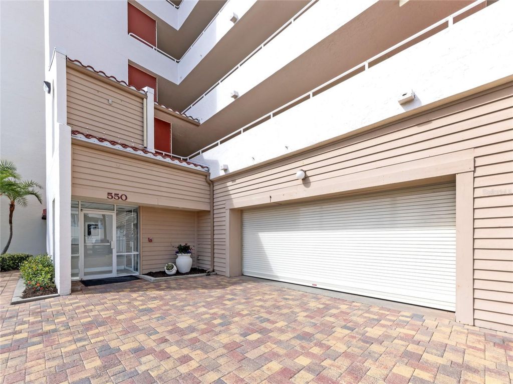 Image 2 of property listing at 550 W FLAMINGO DRIVE 301, Venice, FL 34285