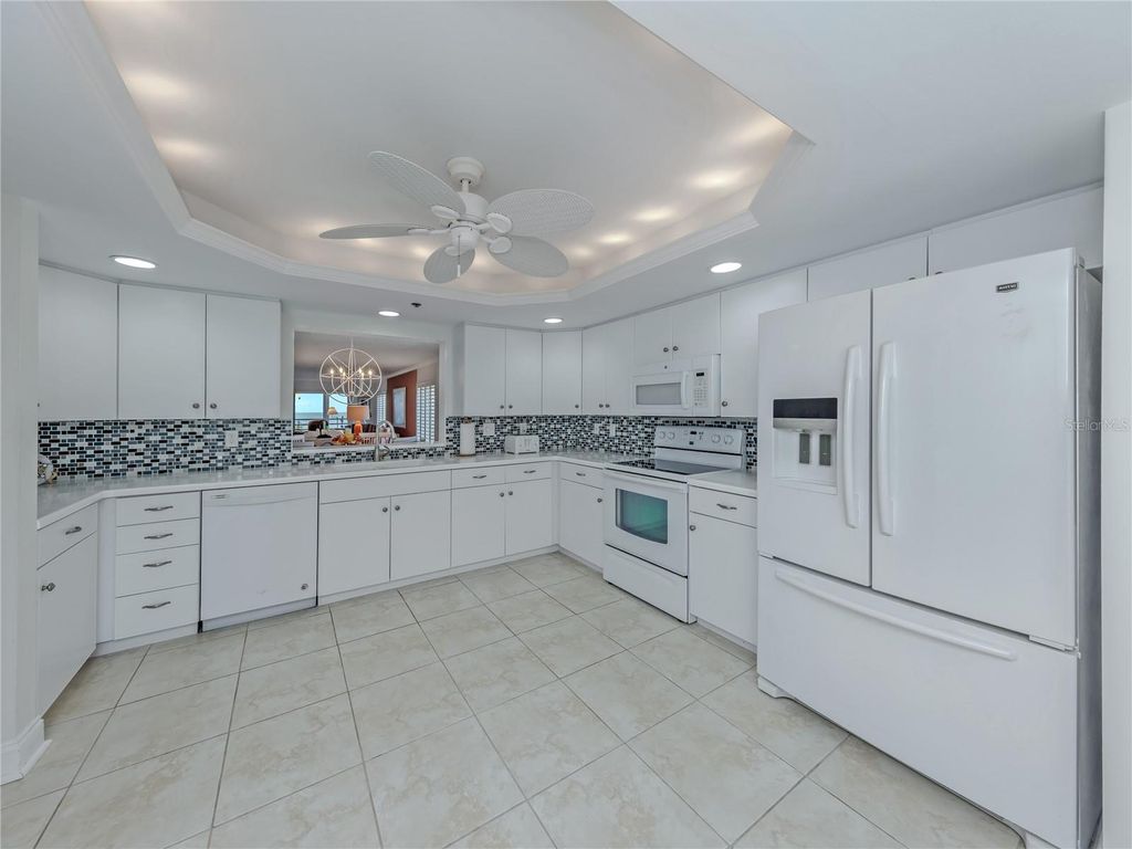 Image 12 of property listing at 550 W FLAMINGO DRIVE 301, Venice, FL 34285