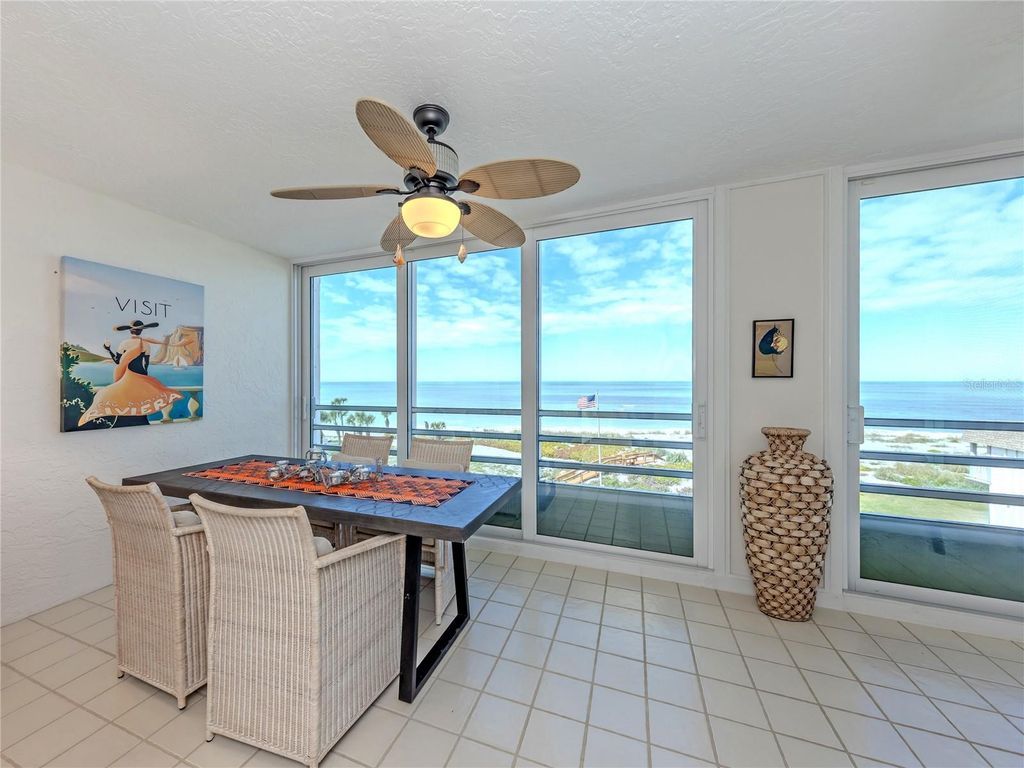Image 17 of property listing at 550 W FLAMINGO DRIVE 301, Venice, FL 34285