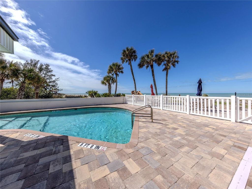Image 33 of property listing at 550 W FLAMINGO DRIVE 301, Venice, FL 34285