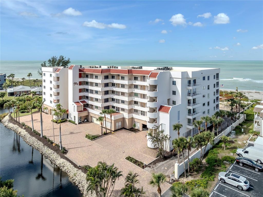 Image 39 of property listing at 550 W FLAMINGO DRIVE 301, Venice, FL 34285