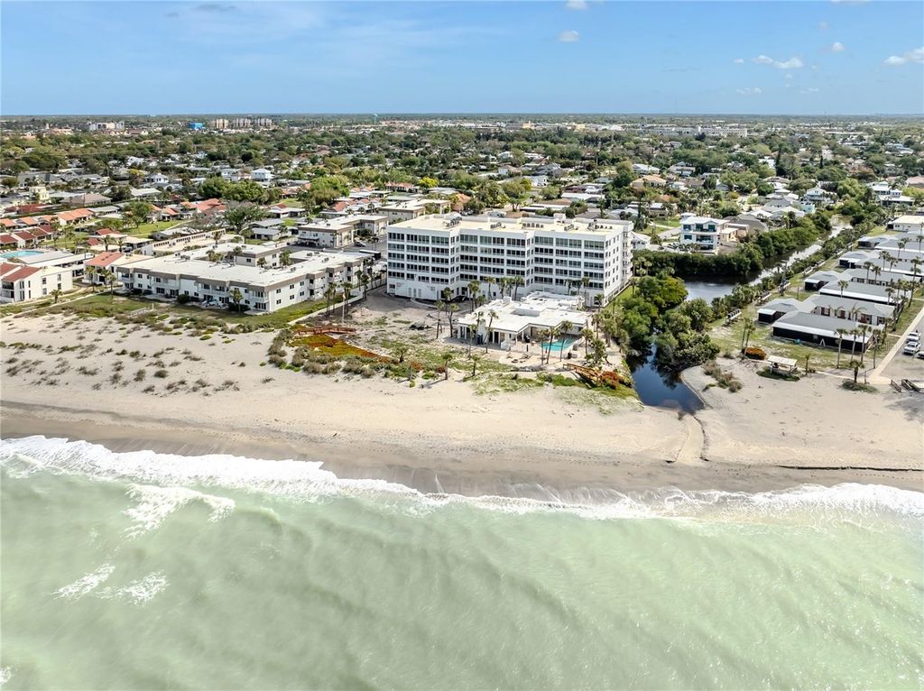 Image 41 of property listing at 550 W FLAMINGO DRIVE 301, Venice, FL 34285