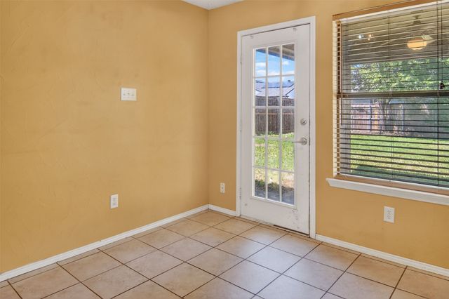 716 Nicole Drive, Burleson, TX 76028