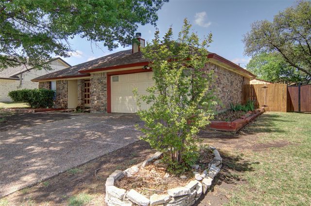 716 Nicole Drive, Burleson, TX 76028