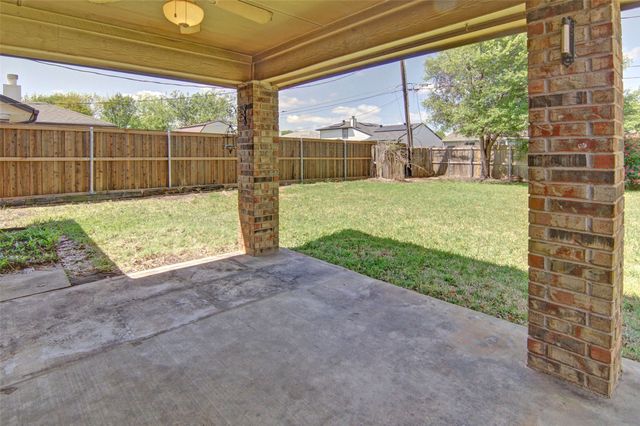 716 Nicole Drive, Burleson, TX 76028