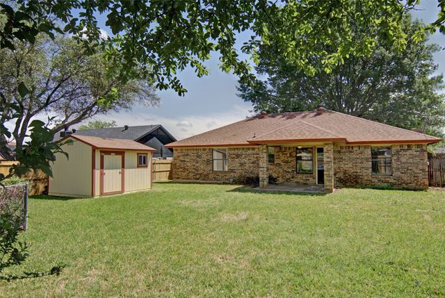 716 Nicole Drive, Burleson, TX 76028