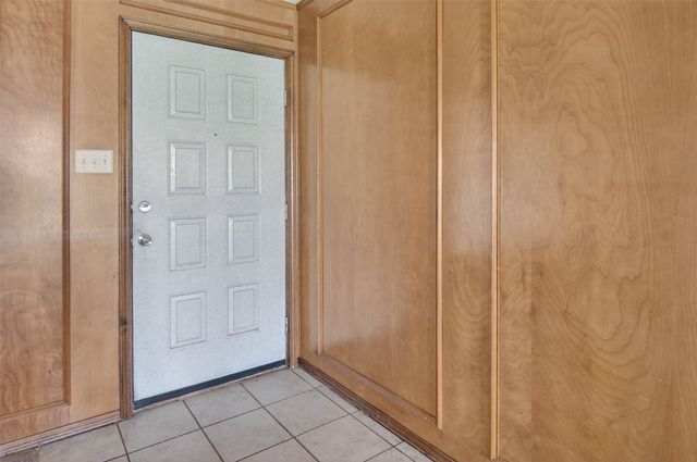 716 Nicole Drive, Burleson, TX 76028