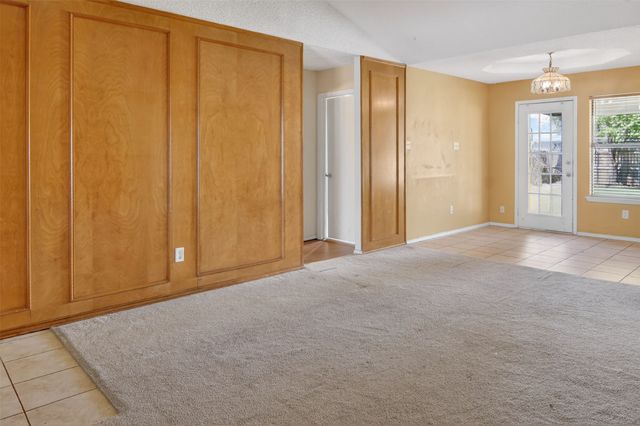 716 Nicole Drive, Burleson, TX 76028