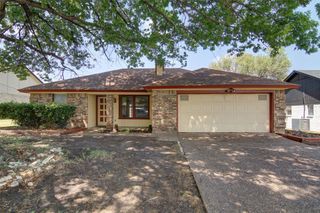 716 Nicole Drive, Burleson, TX 76028