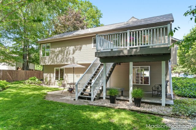 7154 Timbercreek Drive, Allendale Twp, MI 49401